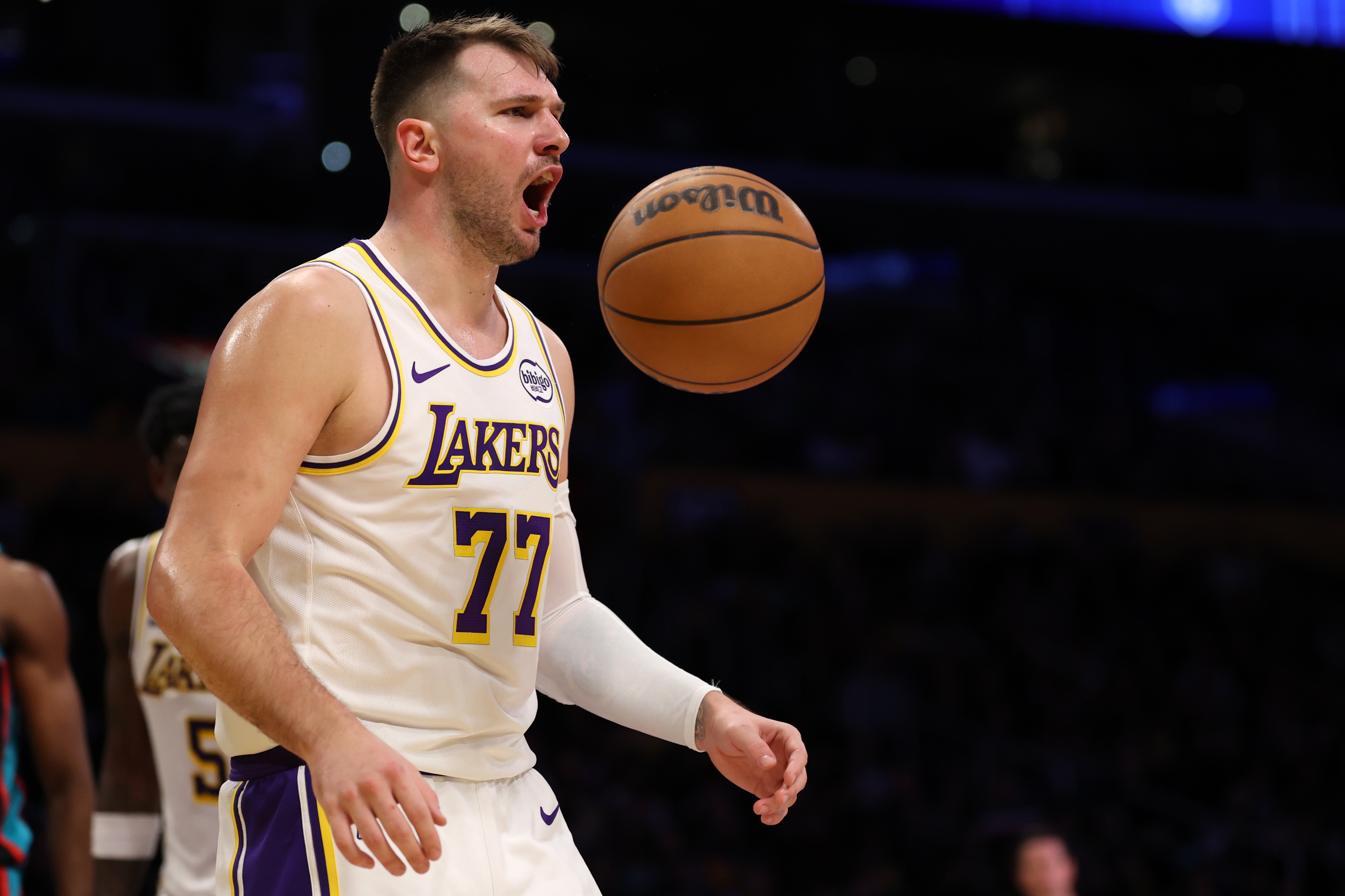 PG电子集团-全明星票王的实力!东契奇过去五场34.2分8.2助 投篮命中率52.3%