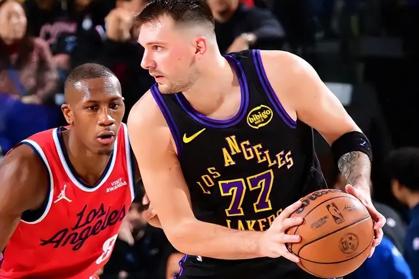 最多落后26分，湖人下滑第6俯冲附加赛区，小卡复出，祖巴茨18+19